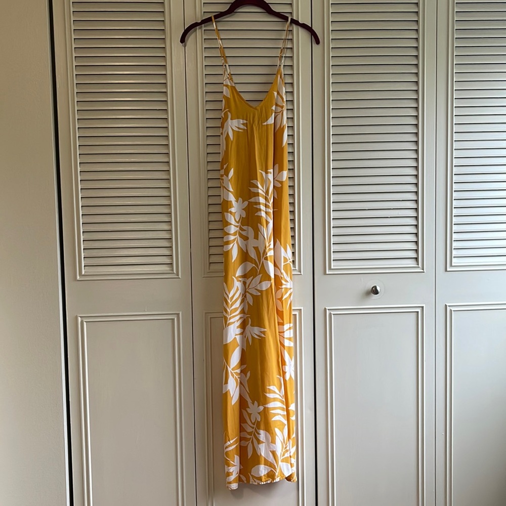 Old navy maxi dress. Size small. Yelllow.